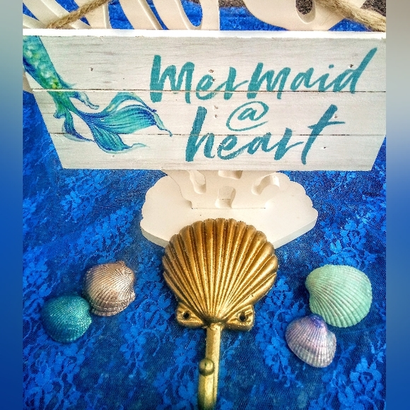 4 piece Mermaid bundle,& Real hand painted sea shells are included too! - Picture 6 of 12